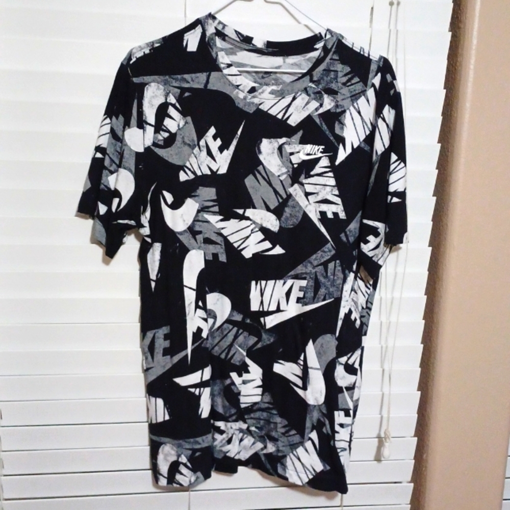 Nike Tee